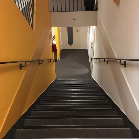 Отель F1